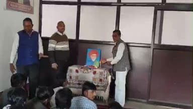 टेहरोली: टहरौली में मोमबत्ती जलाकर महात्मा ज्योतिबाराव फुले की 135वीं पुण्यतिथि मनाई गई