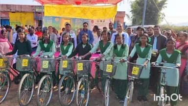 चांदवा: चंदवा प्रखंड के मालहन, जमीरा और डुमारो पंचायत सचिवालय प्रांगण में शिविर का आयोजन