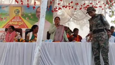 ग्राम टोंगी पंचायत में आपकी योजना आपकी सरकार का कार्यक्रम हुआ सफल,एवं टोंगी पंचायत की मुखिया श्रीमती रिंकी देवी जी !