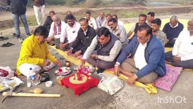 લાઠી: ધામેલ પાલવાવ રોડ પર 90 લાખના ખર્ચે બોક્સ ક્લવર કામનું શુભ મુહૂર્ત કરતા ધારાસભ્ય તલાવ્યા