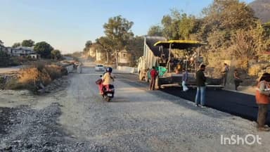 खुंडियां: गुमार देहरिया में नैशनल हाईवे निर्माण से जुड़ी समस्याओं पर अधिकारियों ने लिया मौके पर जायजा