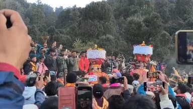 पधर : पांच वर्ष बाद देवगढ़ में दो महाशक्तियों का महामिलन हुआ
चौहारघाटी के देव हुरंग नारायण और देव पशाकोट से लोगों ने प्र...