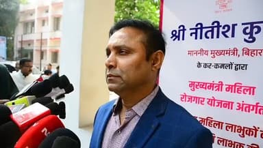 28 नवंबर 2025, भागलपुर:‘मुख्यमंत्री महिला रोजगार योजना’ अन्तर्गत माननीय मुख्यमंत्री, श्री नीतीश कुमार के कर कमलों से बिह...