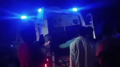 વાલિયા: પઠાર ગામના બસ સ્ટેન્ડ સામે ઇક્કો કાર ચાલકે વૃધ્ધાને ટક્કર મારતા તેને ગંભીર હાલતમાં સુરતની સિવિલ હોસ્પિટલમાં ખસેડાયો હતો