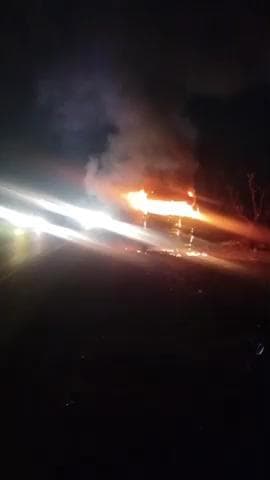 सांगानेर: जयपुर अजमेर नेशनल हाईवे पर पालूकला के पास बीती रात चलते ट्रेलर में लगी अचानक भीषण आग, आस-पास के इलाके में मची अफरा-तफरी