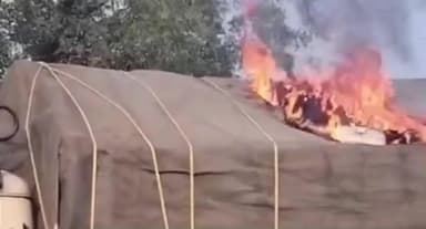 सीहोर: क्रिसेंट चौराहा पर ट्रक में लगी आग, मची अफरा-तफरी, मशक्कत के बाद पाया गया काबू, टला बड़ा हादसा