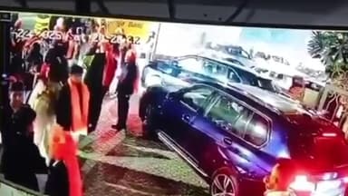 ਲੁਧਿਆਣਾ ਪੱਛਮੀ: ਹਯਾਤ ਹੋਟਲ ਵਿਆਹ ਸਮਾਗਮ ਦੌਰਾਨ ਬਜ਼ੁਰਗ ਮਹਿਲਾ ਦੇ ਗਲੇ ਵਿੱਚੋਂ 15 ਤੋਲੇ ਦੀ ਸੋਨੇ ਦੀ ਚੈਨ ਹੋਈ ਲੁੱਟ, ਸੀਸੀਟੀਵੀ ਵੀਡੀਓ ਹੋਈ ਵਾਇਰਲ,