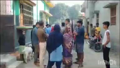 রতুয়া ১: নোংরা আবর্জনা পরিষ্কার নিয়ে প্রতিবেশীর হামলায় মাথা ফাটলো মহিলার, হর গোবিন্দপুর গ্রাম জুড়ে চাঞ্চল্য