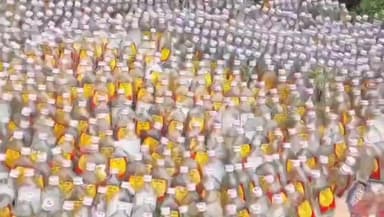 जालना: जालन्यात एक लाख रुपये किंमतीची देशी आणि विदेशी दारू पोलिसांकडून नष्ट, तालुका जालना पोलिसांची कारवाई..