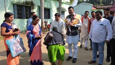 ପଦ୍ମପୁର: ପାଇକମାଲ ବ୍ଲକ ଅଫିସ କାର୍ଯ୍ୟାଳୟ ଠାରେ ନୂତନ ଭତ୍ତା ବଣ୍ଟନ କାର୍ଯ୍ୟକ୍ରମ ଅନୁଷ୍ଠିତ,