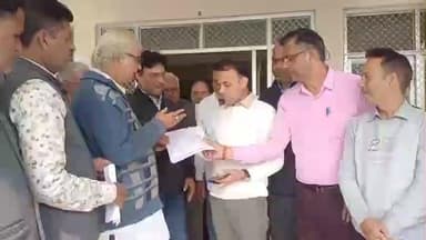 पुष्कर: IAS संतोष शर्मा के खिलाफ पुष्कर के ब्राह्मण समाज ने उपखंड अधिकारी गुरु प्रसाद तंवर को ज्ञापन देकर कार्रवाई की मांग रखी