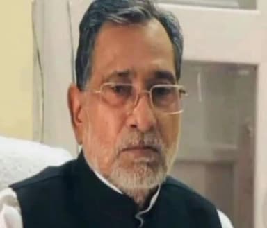 बांसडीह: बांसडीह कस्बे में पूर्व मंत्री रामगोविंद चौधरी ने एस आई आर को लेकर सरकार पर साधा निशाना