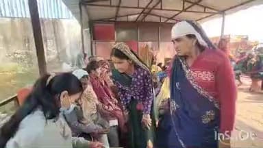 बमोरी: बागेरी खाद गोदाम पर आदिवासी महिला की मौत के बाद स्वास्थ्य विभाग ने खाद वितरण केंद्र पर लगाया शिविर