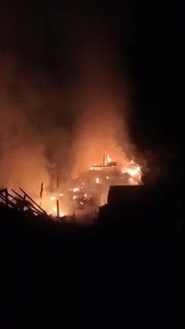 ଭଞ୍ଜନଗର: ଗଞ୍ଜାମ ଜିଲା ତାରାସିଂ ଥାନା ଅନ୍ତର୍ଗତ ଗରୁଡ଼ୁଗାଁରେ ଅଗ୍ନିକାଣ୍ଡ ଘଟି ୧୦ ବଖରା ଘର ପୋଡି ପାଉଁଶ ହୋଇଯାଇଛି ।