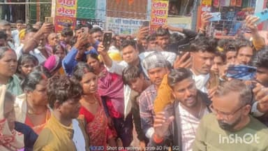 बनियापुर: बनियापुर परसा टोला में युवक की हत्या से नाराज़ ग्रामीणों ने किया सड़क जाम