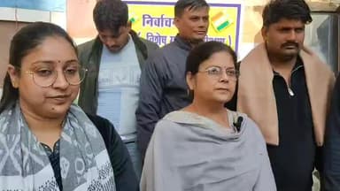 नौगावां सादात: नौगावां सादात उपजिला अधिकारी सुनीता सिंह ने बीएलओ को किया सम्मानित