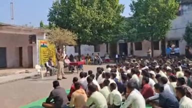 अजयगढ़: सड़क सुरक्षा जीवन सुरक्षा: अजयगढ़ पुलिस का महाअभियान, छात्रों व नागरिकों को साइबर फ्रॉड से बचने के बताए सूत्र