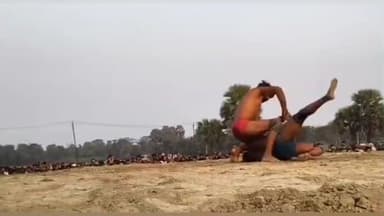 सिंघेश्वर: सुखासन नदी घाट पर विवाह पंचमी के मौके पर कुश्ती प्रतियोगिता का आयोजन, नेपाल व यूपी से आए पहलवान