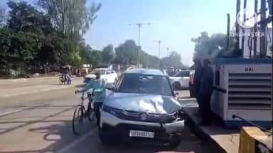 मुसाफिरखाना: कमरौली थाना क्षेत्र में लखनऊ–जौनपुर राष्ट्रीय राजमार्ग संख्या-2 पर ई-रिक्शा और कार की टक्कर, तीन घायल