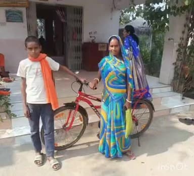 बरडीहा: सतबहिनी झरना तीर्थ स्थल से मिली साइकिल उसके मालिक को सौंपी गई