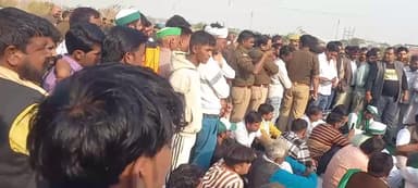 #गौतमबुद्धनगर में नोएडा एक्सप्रेस के फलेदा कट पर भा.कि.यू.लोकशक्ति के राष्ट्रीय अध्यक्ष श्री मास्टर श्यौराज सिंह