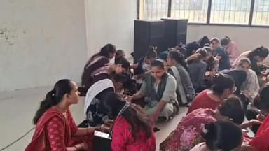 જૂનાગઢ: ડૉ. આંબેડકર ભવન ખાતે શહેરી આજીવિકા કેમ્પ અને બહેનો માટે વિવિધ કોમ્પિટિશન યોજાય