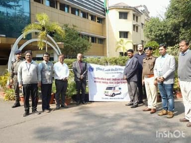 घाटशिला: उपायुक्त कर्ण सत्यार्थी ने घाटशिला जेल प्रबंधन को सौंपी एंबुलेंस की चाबी, हरी झंडी दिखाकर किया रवाना