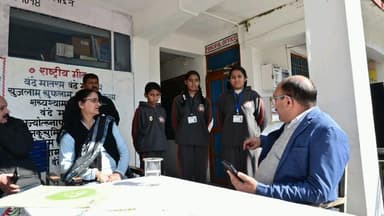 जोगिंदर नगर: अपना विद्यालय कार्यक्रम के तहत एसडीएम सैंथल स्कूल पहुंचे, बच्चों को दिया नशामुक्त जीवन का संदेश