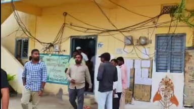 ఇబ్రహీంపట్నం: మొదటి విడత నామినేషన్ల స్వీకరణ చివరి రోజున పలు నామినేషన్ కేంద్రాలను పరిశీలించిన జిల్లా కలెక్టర్ బి. సత్యప్రసాద్