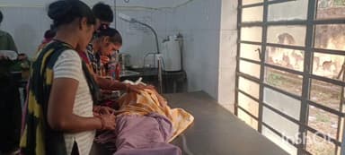 सतगावां: सतगावां थाना क्षेत्र के पुतोडीह टोला में छत से गिरा बच्चा गंभीर रूप से घायल