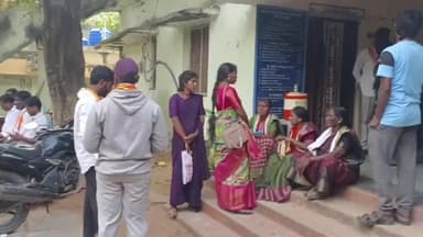 ఏటూరునాగారం: ఏటూరునాగారంలో నామినేషన్ చివరి రోజు హడావిడి..!