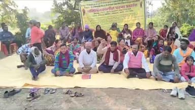 कलियासोल: पंचेत में सौर ऊर्जा संयंत्र के विरोध में स्थानीय विस्थापितों का धरना प्रदर्शन जारी