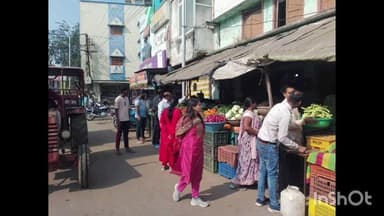 सरदारपुर: राजगढ़ में नगर परिषद सीएमओ ने विभिन्न वार्डों का किया भ्रमण, 5 अतिक्रमण करने वाले व्यापारियों पर की कार्रवाई