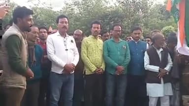 মঙ্গলকোট: শহীদ পূর্ণিমা মাঝি ও দিলীপ ঘোষের স্মরণসভা অনুষ্ঠিত হল মঙ্গলকোটের খেঁড়ুয়ায়, শহীদ বেদীতে পুষ্পস্তবক নিবেদন করা হয়