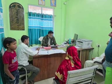 धोरैया: अंचल कार्यालय धोरैया में भूमि विवाद के निपटारे के लिए लगा जनता दरबार, आए चार मामले