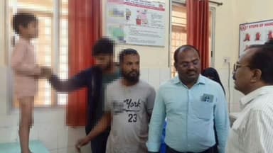 ನಿಡಗುಂದಿ: ಬಾಲಕನಿಗೆ ನಾಯಿ ಕಚ್ಚಿದ ಹಿನ್ನಲೆ ಆಸ್ಪತ್ರೆಗೆ ಭೇಟಿ ನೀಡಿ ಪರಿಶೀಲನೆ ನಡೆಸಿದ ತಹಶಿಲ್ದಾರ