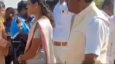 बकावंड: करपावंड वर्सेस बोरीगांव क्रिकेट प्रतियोगिता का शुभारंभ जनपद अध्यक्ष एवं उपाध्यक्ष ने किया