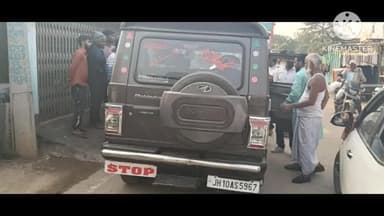 बरकट्ठा: चौबे में बोलेरो ने स्कूटी को टक्कर मारी, चार घायल