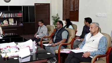 रतलाम: शासकीय उत्कृष्ट माध्यमिक विद्यालय सागर रोड पर जिला स्तरीय अंतर्राष्ट्रीय गीता महोत्सव का आयोजन, कलेक्टर रहे मौजूद