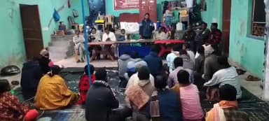 গোসাবা: বিধানসভা নির্বাচনের লক্ষ্যে,বৃহস্পতিবার বাজারে আমতলী অঞ্চল তৃণমূলের নেতৃত্ব বুথ সভাপতিদের নিয়ে সাংগঠনিক বৈঠকের আয়োজন