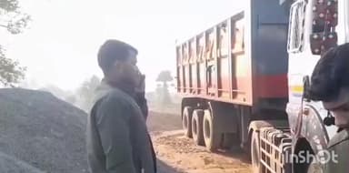 रानीश्वर: रंगालिया में ग्रामीणों ने बालू से लदे हाईवा को रोका, चालान दिखाने पर छोड़ा