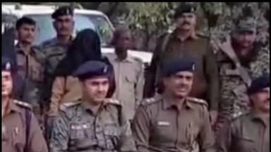 गोड्डा: सरकारी संस्थानों में चोरी का खुलासा, छह आरोपी गिरफ्तार