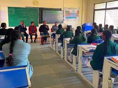 बैहर: मंत्री डॉ. कुंवर विजय शाह ने बैहर में जबलपुर, रीवा, शहडोल संभाग के सहायक आयुक्तों व जिला संयोजकों की बैठक में समीक्षा की