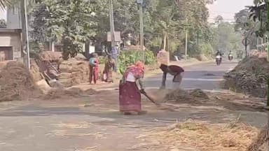 রামপুরহাট ২: ধান–খড় শুকোতে রাস্তা দখল,রামপুরহাট ২ ব্লকের কালুহা–দিঘুলিতে বাড়ছে দুর্ঘটনার আশঙ্কা