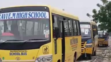 ఉదయగిరి: వింజమూరులోని పాఠశాల బస్సులను ఆకస్మికంగా తనిఖీ చేసిన రవాణా శాఖ అధికారులు