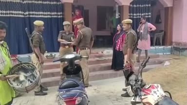 सगड़ी: पुलिस की धमक से गांव में बजी डुगडुगी, 25 हजार के इनामी शिवाजी के घर पर धारा 84 के तहत मुनादी कर नोटिस चस्पा किया