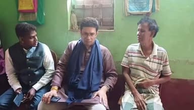 জাঙ্গিপাড়া: জাঙ্গিপাড়ার আহত বিজেপি কর্মী সন্তোষ পালের শারীরিক অবস্থার উন্নতি, শুভেচ্ছা জানাতে ছুটে এলেন দলের কর্মীরা