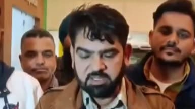 ਐਸਏਐਸ ਨਗਰ ਮੁਹਾਲੀ: ਬਲੌਂਗੀ ਨੂੰ ਨਗਰ ਨਿਗਮ ਦੁਆਰਾ ਹੱਦਬੰਦੀ ਅੰਦਰ ਲਿਆਉਣ ਦੀ ਖੁਸ਼ੀ ਵਜੋਂ ਸੰਘਰਸ਼ੀ ਮੈਂਬਰਾਂ ਨੇ ਵੰਡੇ ਲੱਡੂ