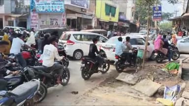 पचपहाड़: भवानीमंडी के टगर चौराहे पर वाहन चालकों के आपसी विवाद में परीक्षार्थी और व्यापारी होते रहे परेशान