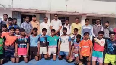 पलारी: पलारी के सतनाम भवन में जिला स्तरीय कबड्डी प्रतियोगिता का आयोजन, समन्वयक संघ प्रांताध्यक्ष विक्रम राय ने दी शुभकामनाएं